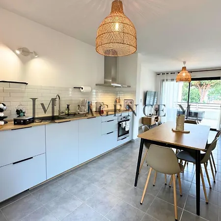 Petru Paisible & Spacieux