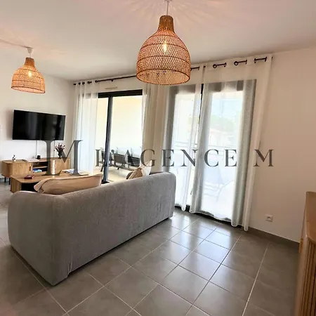 Petru - Spacieux, Climatisé, Grandes Terrasses&parking, 200m Calvi (Corsica)
