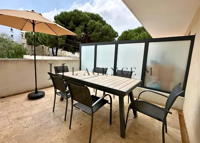 Petru Paisible & Spacieux *