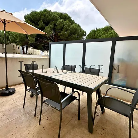 Petru - Spacieux, Climatise, Grandes Terrasses & Parking, 200m *