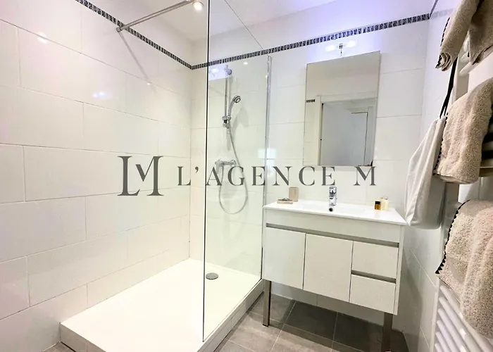 Petru Paisible & Spacieux *